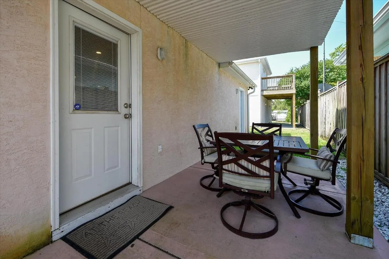 Holiday home Charming 2 Bedroom Beach Cottage, Free Daily Activities Included, Sleeps 8, Quiet! Home Panama City Beach