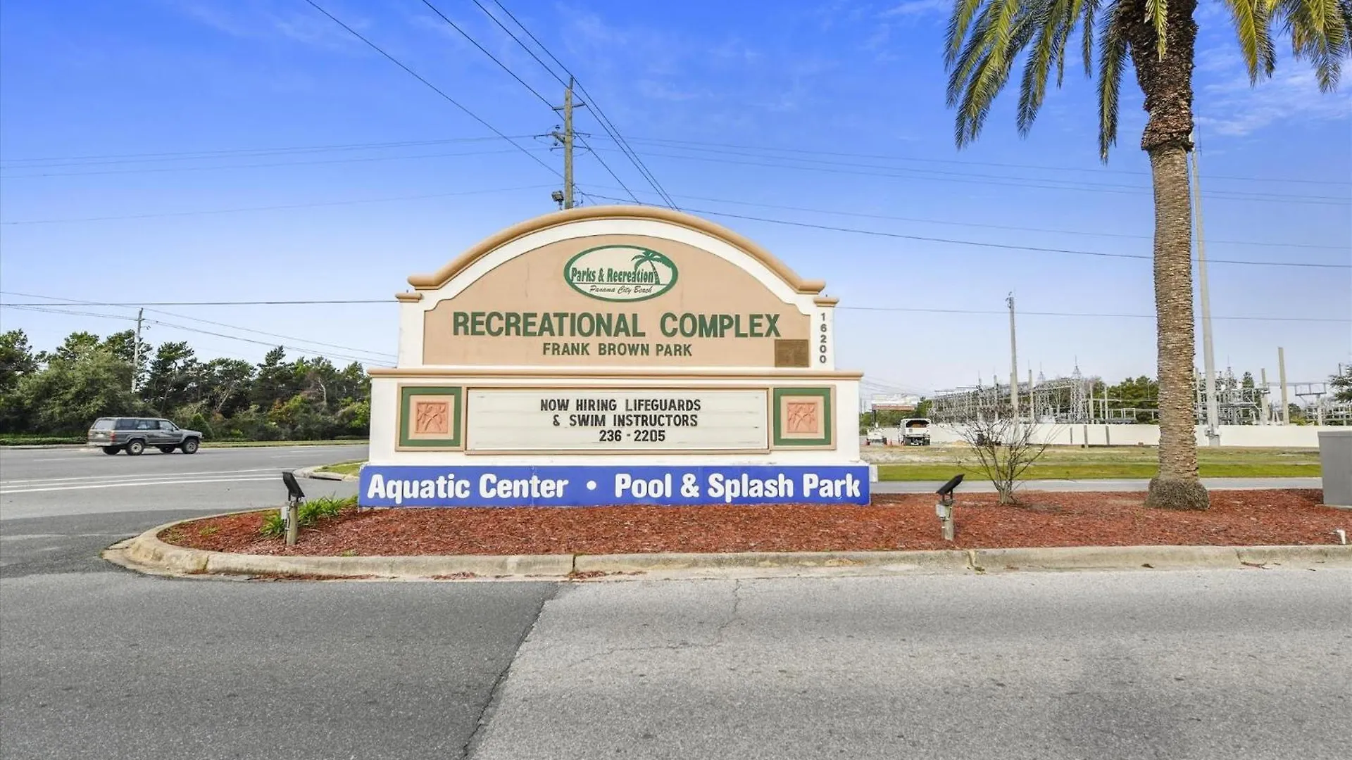 Charming 2 Bedroom Beach Cottage, Free Daily Activities Included, Sleeps 8, Quiet! Home Panama City Beach Holiday home
